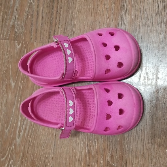 (10) Perforated Mary Jane Sandals Beach Water-Friendly Heart Patterned Kawaii - Picture 3 of 7